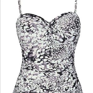 NWOT Sz 10 retro suit